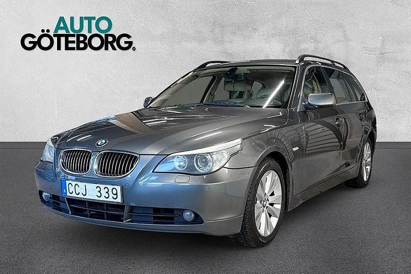 Grå Begagnad 2006 BMW 530 Kombi | 69 900 kr (Bra pris) - Bild 1/3