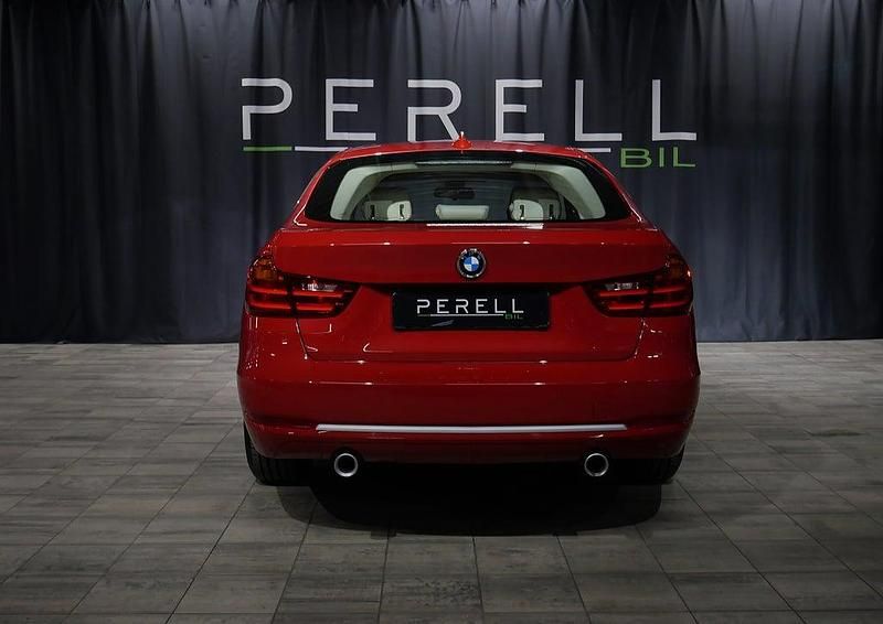 Begagnad BMW 335 Gran Turismo 306 HK (225 kW) 2014 Röd Halvkombi