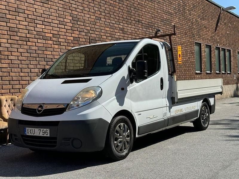 Vit Begagnad 2007 Opel Vivaro Minibuss | 44 500 kr (Marknadspris) - Bild 1/4