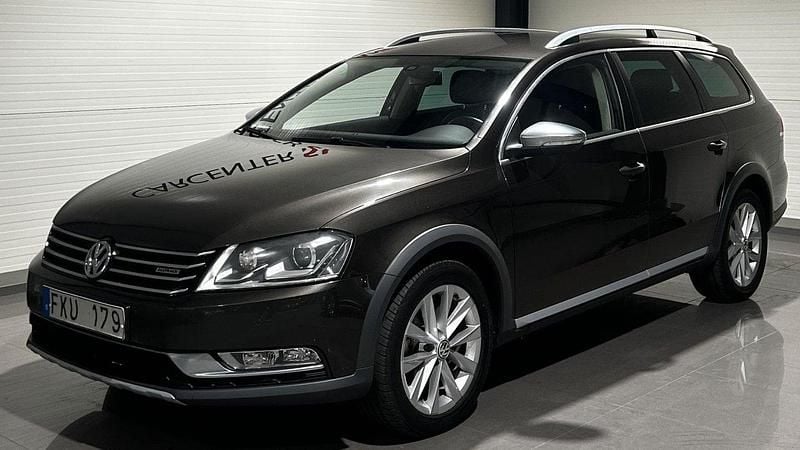 Mörkbrun Begagnad 2013 VW Passat Alltrack Kombi | 114 900 kr (Marknadspris) - Bild 1/4