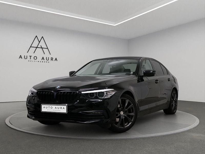 Svart Begagnad 2019 BMW 520 Sport Line Sedan | 259 900 kr (Superpris) - Bild 1/4