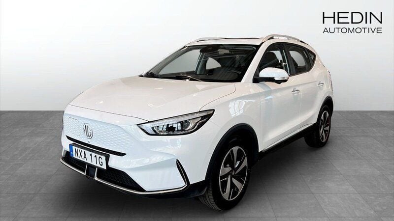 Vit (white) Begagnad 2021 MG ZS Luxury Sedan | 249 900 kr (Superpris) - Bild 1/4