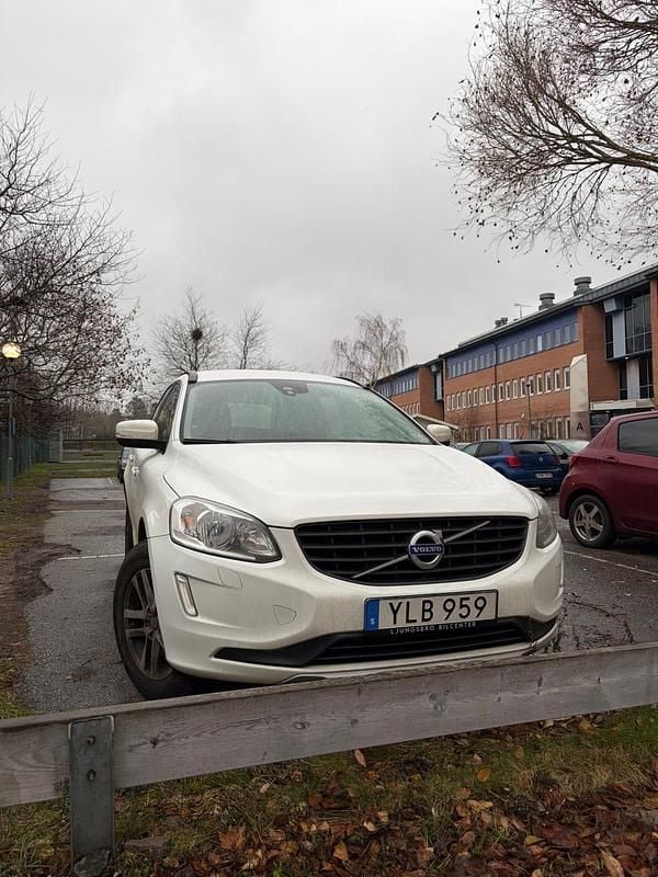 Begagnad 2017 Volvo XC60 SUV | 189 900 kr (Superpris) - Bild 1/4