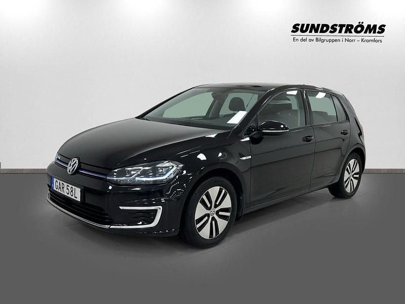 Svart Begagnad 2020 VW e-Golf Halvkombi | 179 900 kr (Marknadspris) - Bild 1/4