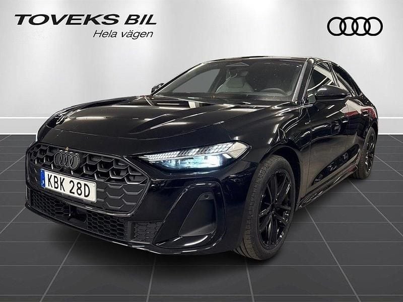 Svart (mytsvart metallic) Ny 2025 Audi A5 Sportback S-Line Halvkombi | 724 500 kr - Bild 1/4