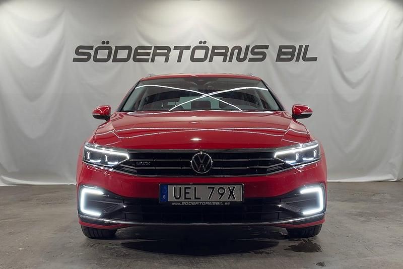 Begagnad VW Passat GTE 218 HK (160 kW) 2021 Röd Kombi