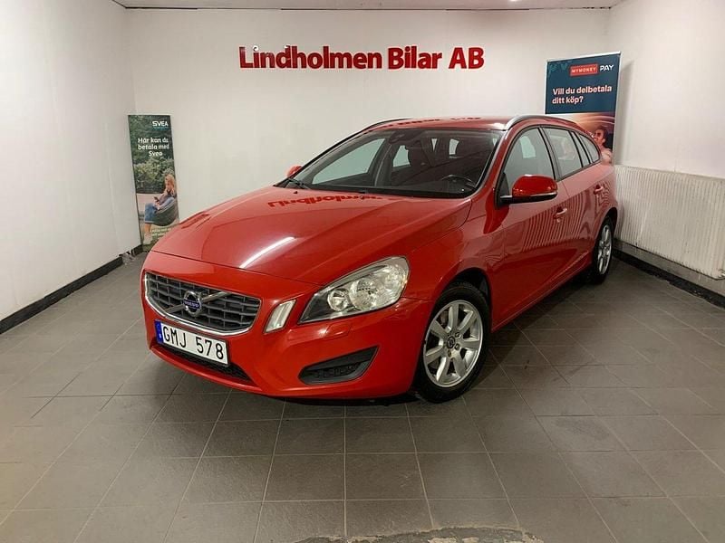 Röd Begagnad 2012 Volvo V60 Kinetic Kombi | 67 900 kr (Bra pris) - Bild 1/4