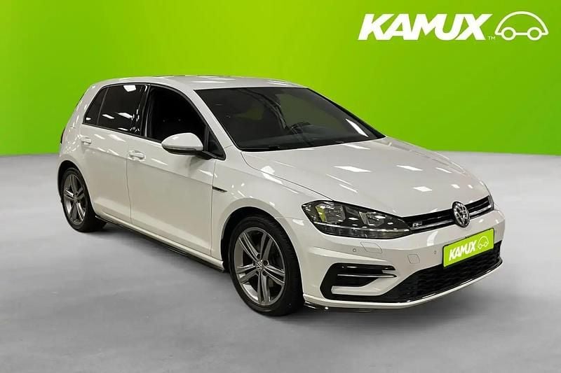 Vit Begagnad 2018 VW Golf VII R-line Halvkombi | 198 800 kr (Lite dyr) - Bild 1/4