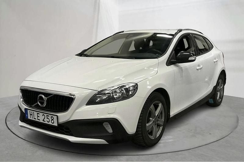 Vit Begagnad 2018 Volvo V40 CC Kombi | 150 000 kr (Superpris) - Bild 1/4