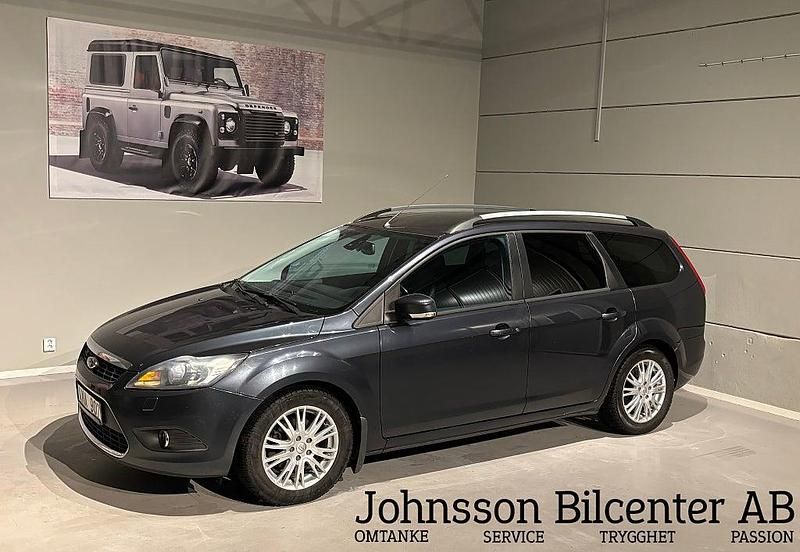 Grå Begagnad 2009 Ford Focus Titanium Kombi | 44 900 kr (Lite dyr) - Bild 1/4