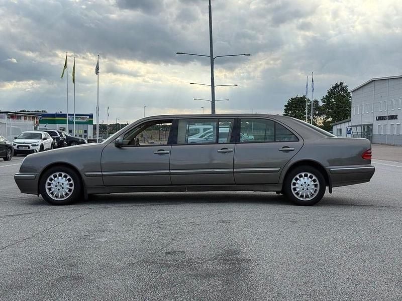 Begagnad Mercedes E240 172 HK (126 kW) 2002 Sedan