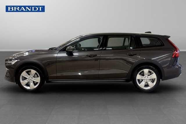 Begagnad Volvo V60 CC 197 HK (144 kW) 2023 Kombi