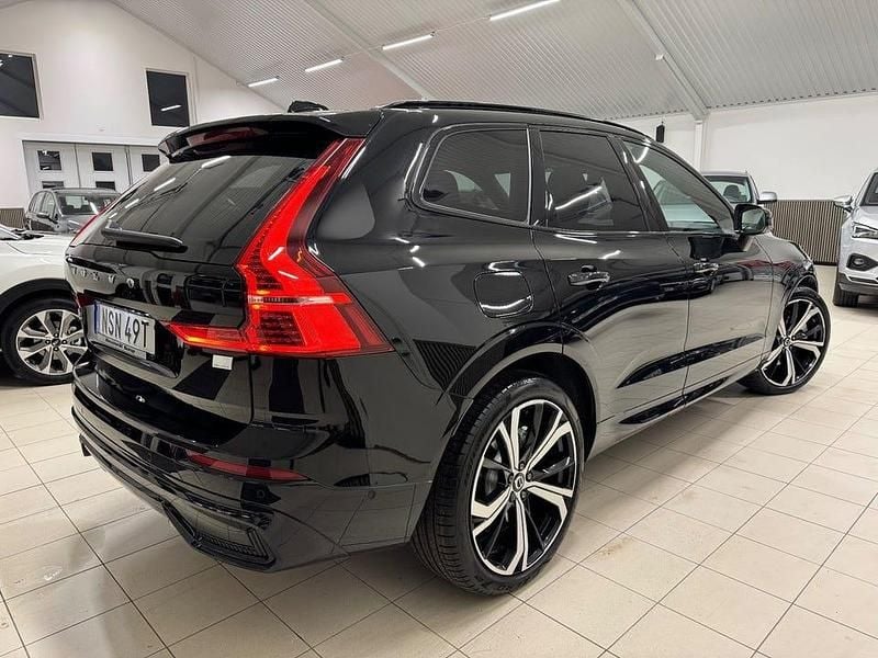 Begagnad Volvo XC60 R-Design 456 HK (335 kW) 2023 Svartmetallick SUV