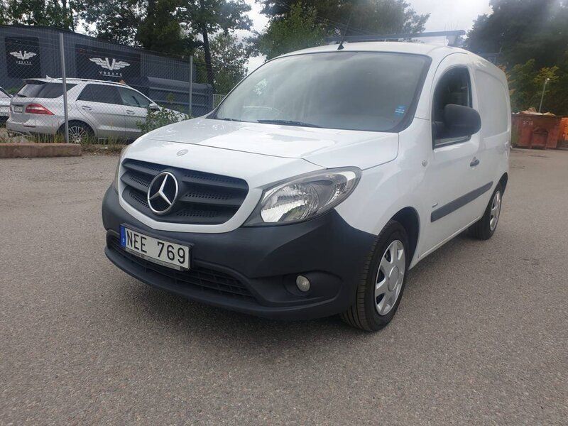 Vit Begagnad 2013 Mercedes Citan 109 Minibuss | 64 900 kr (Superpris) - Bild 1/4