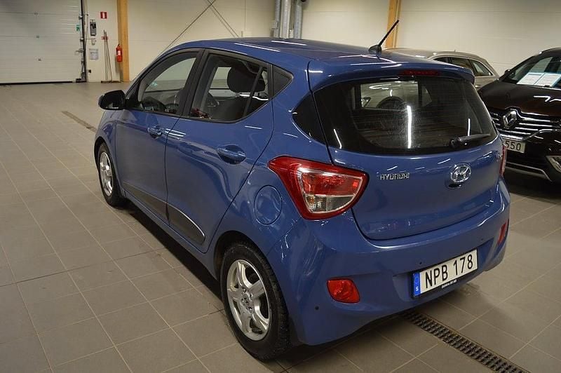 Begagnad Hyundai i10 Premium 87 HK (63 kW) 2014 Blå Halvkombi