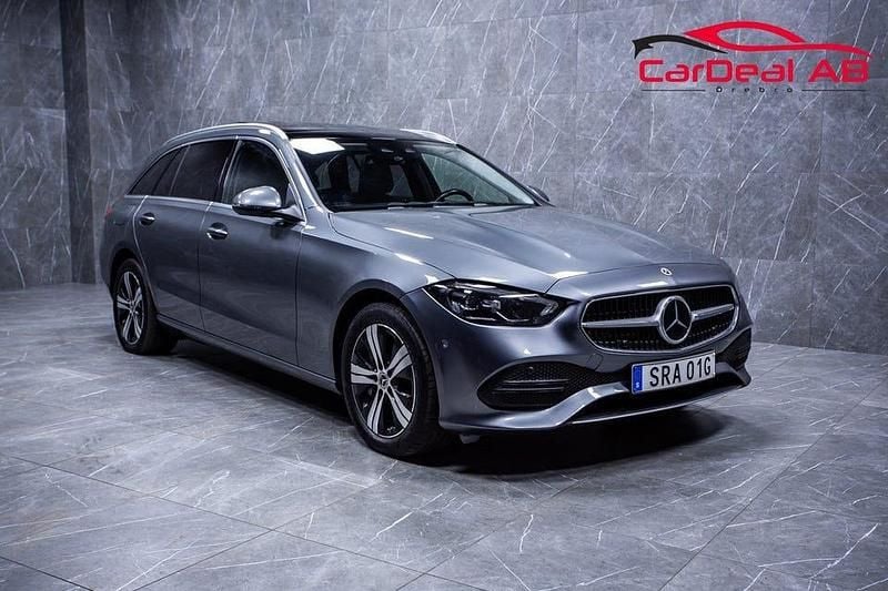 Grå Begagnad 2023 Mercedes C300 Avantgarde Kombi | 349 800 kr - Bild 1/4