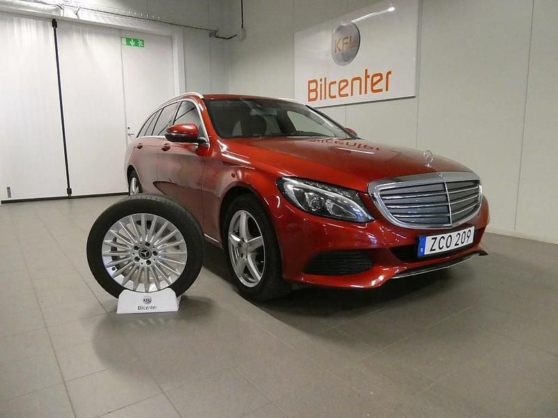 Röd Begagnad 2017 Mercedes C300 Exclusive Kombi | 249 900 kr (Marknadspris) - Bild 1/3