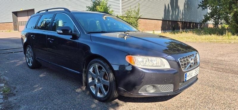 Mörkblå Begagnad 2010 Volvo V70 Momentum Kombi | 49 900 kr (Bra pris) - Bild 1/4