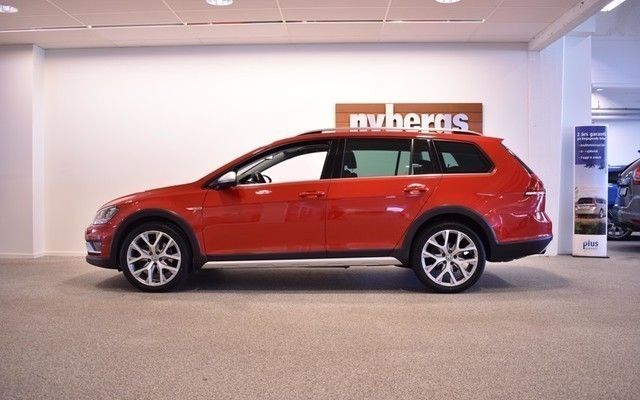 Såld Vw Golf Alltrack Aut Dragkrok Begagnad 2016 9 802 Mil I Begagnad Vw Golf Alltrack Aut Dragkrok Nav Backkamera 2016 Kombi 179 000 Kr