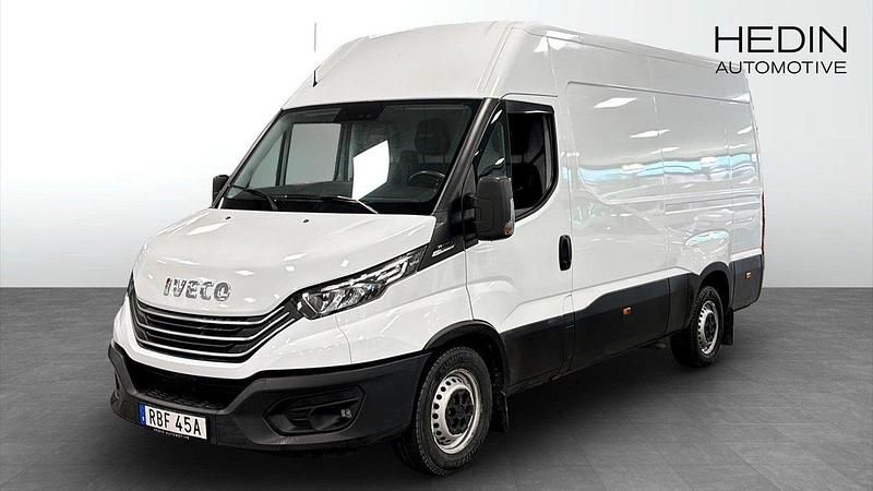 Vit (white) Begagnad 2022 Iveco Daily Van | 336 500 kr (Marknadspris) - Bild 1/4