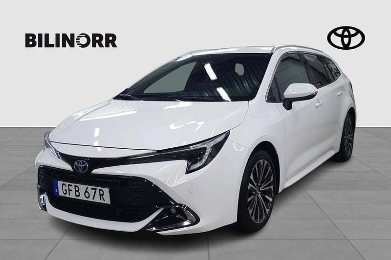 Begagnad Toyota Corolla Style 140 HK (102 kW) 2024 Vit Kombi