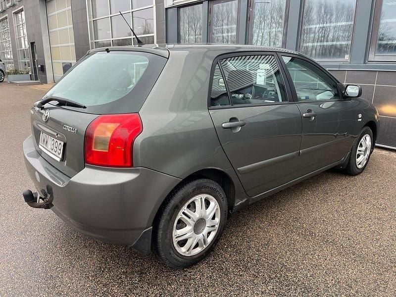 Begagnad Toyota Corolla 110 HK (80 kW) 2002 Grå