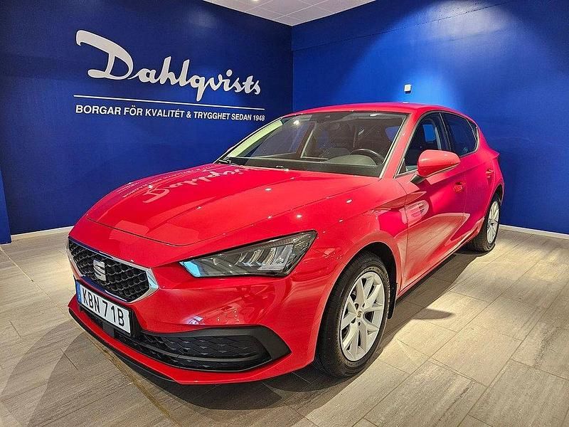 Röd Begagnad 2021 Seat Leon Style Halvkombi | 189 000 kr (Marknadspris) - Bild 1/3