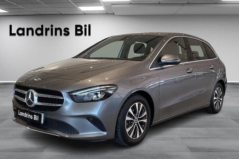 Mörkgrå Begagnad 2020 Mercedes B200 Minibuss | 259 000 kr (Marknadspris) - Bild 1/4