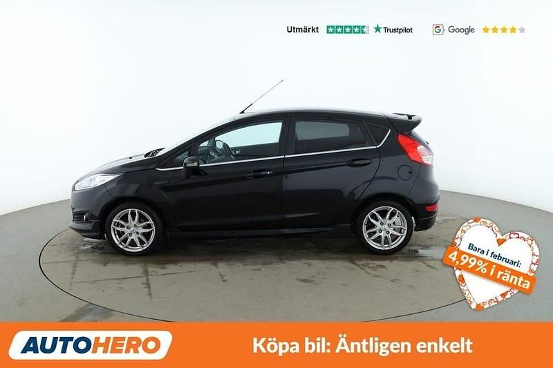 Begagnad Ford Fiesta Titanium 101 HK (74 kW) 2017 Svart Sedan