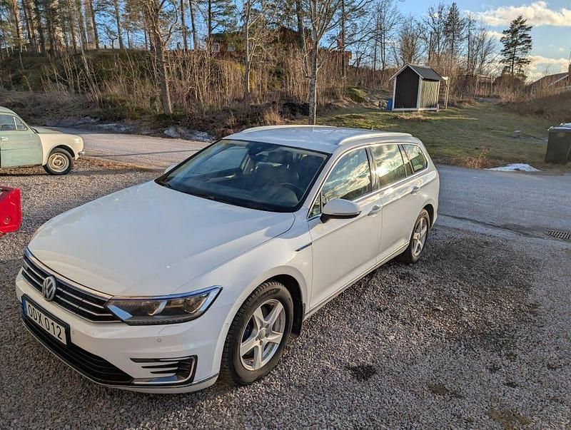 Begagnad VW Passat GTE 218 HK (160 kW) 2017 Kombi