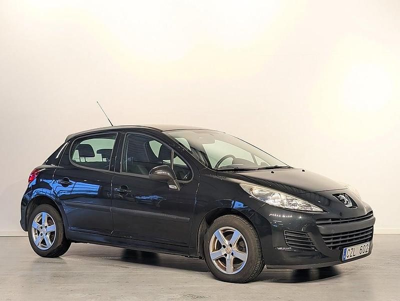 Begagnad Peugeot 207 68 HK (50 kW) 2010 Svart Halvkombi