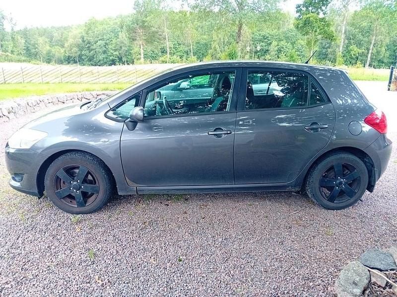 Begagnad 2007 Toyota Auris Halvkombi | 20 000 kr (Marknadspris) - Bild 1/4