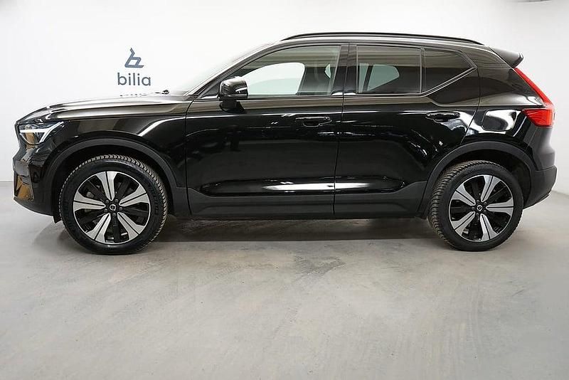 Begagnad Volvo XC40 Single Motor 175 kW (238 HK) 2022 Svart SUV