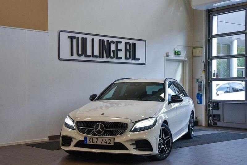 Vit Begagnad 2018 Mercedes C200 AMG Kombi | 239 900 kr (Marknadspris) - Bild 1/4