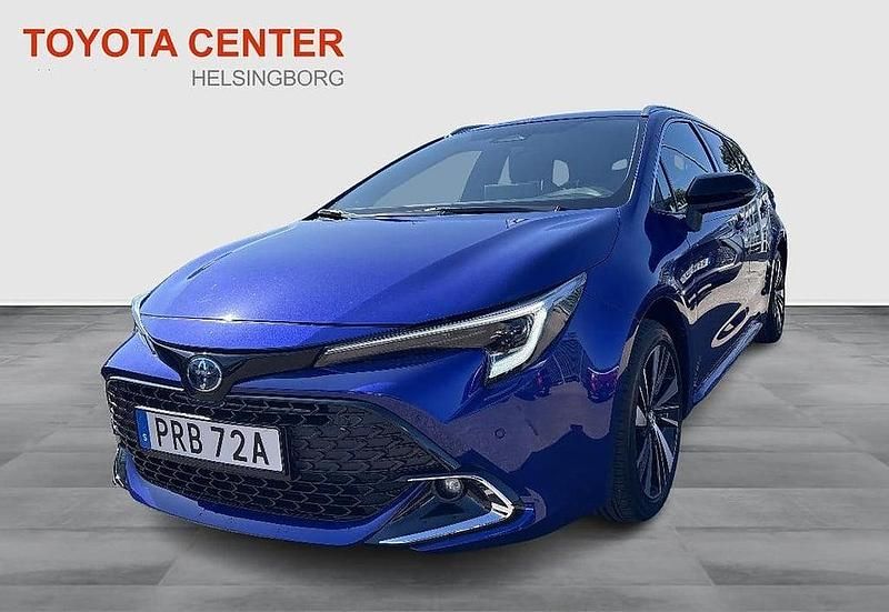 Blå Begagnad 2025 Toyota Corolla Style Kombi | 349 900 kr (Lite dyr) - Bild 1/4