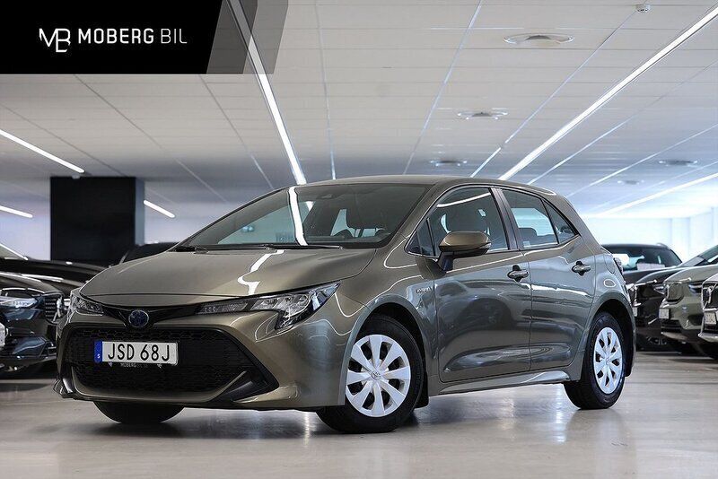 Grön Begagnad 2019 Toyota Corolla Life Halvkombi | 209 900 kr (Lite dyr) - Bild 1/3