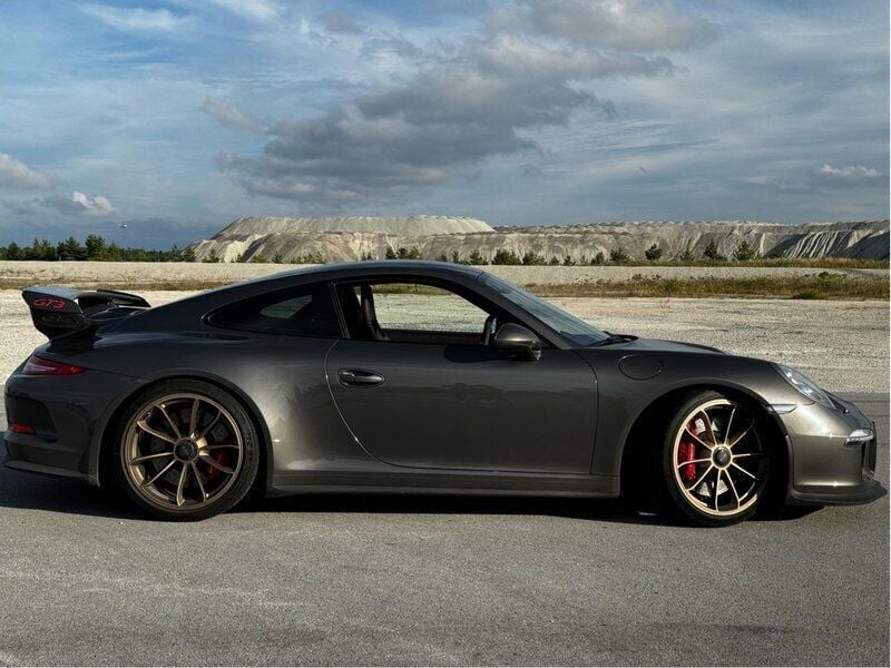 Grå Begagnad 2014 Porsche 911 GT3 Sport Sportkupé | 1 425 000 kr - Bild 1/4
