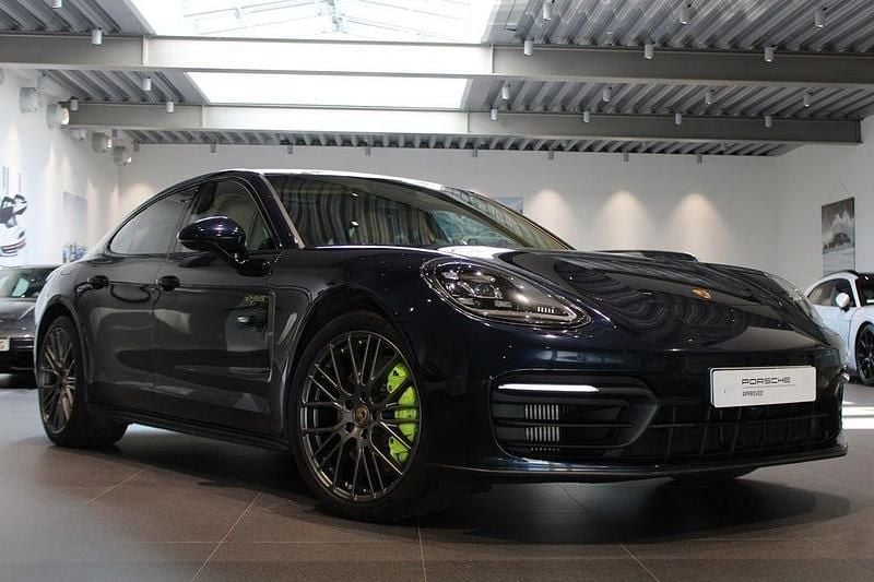 Mörkblå Begagnad 2022 Porsche Panamera 4 Platinum Edition Sedan | 855 000 kr (Marknadspris) - Bild 1/4
