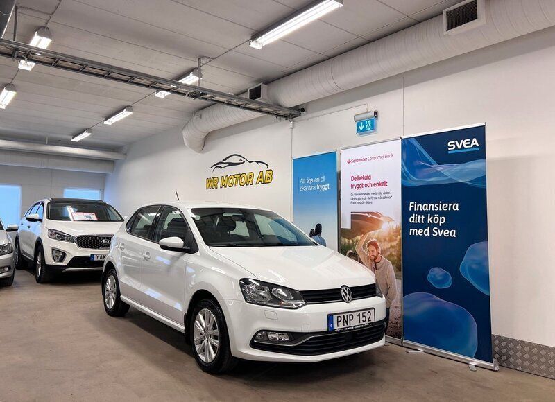 Vit Begagnad 2014 VW Polo Halvkombi | 99 900 kr (Marknadspris) - Bild 1/4