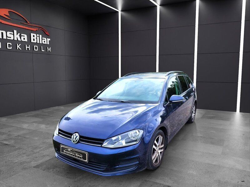 Mörkblå Begagnad 2016 VW Golf VII Kombi | 119 900 kr (Marknadspris) - Bild 1/4
