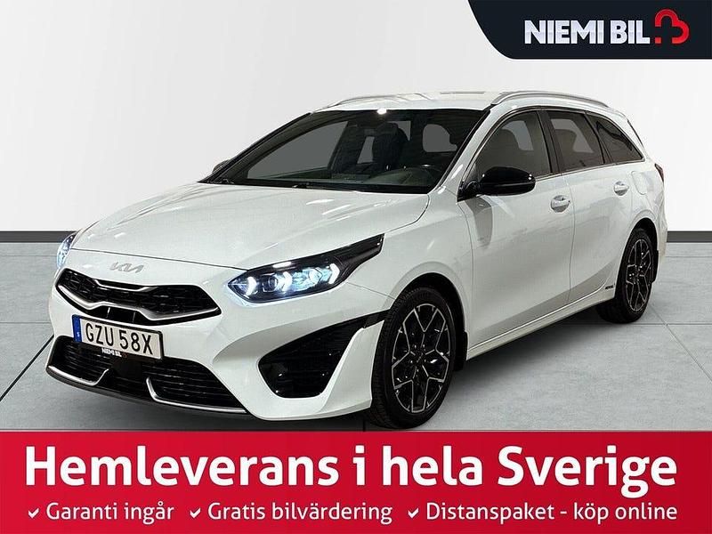 Vit Begagnad 2021 Kia Ceed Sportswagon GT-Line Kombi | 259 900 kr (Lite dyr) - Bild 1/3