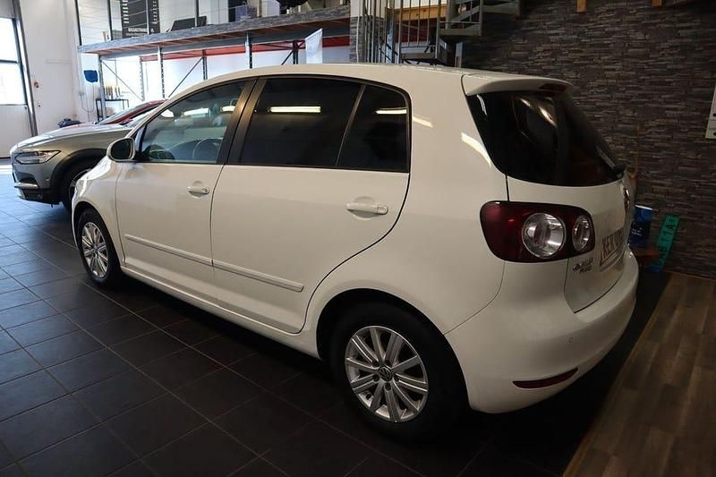 Begagnad VW Golf Plus Cross 105 HK (77 kW) 2011 Vit Minibuss