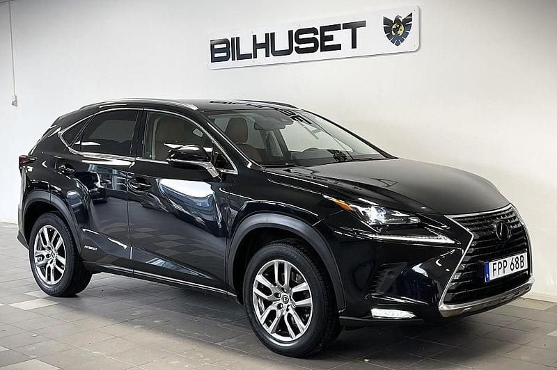 Svart Begagnad 2019 Lexus NX300h Executive Line SUV | 339 900 kr (Lite dyr) - Bild 1/4