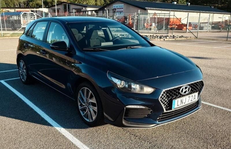 Begagnad Hyundai i30 N Line 120 HK (88 kW) 2020 Halvkombi