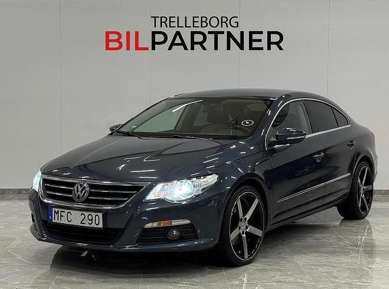 Mörkgrå Begagnad 2011 VW Passat Sportkupé | 89 900 kr (Bra pris) - Bild 1/4