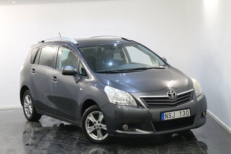 Mörkgrå Begagnad 2010 Toyota Verso Minibuss | 59 900 kr (Marknadspris) - Bild 1/4