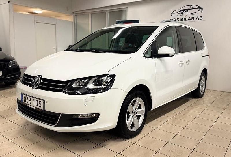 Begagnad VW Sharan 150 HK (110 kW) 2017 Vit Minibuss