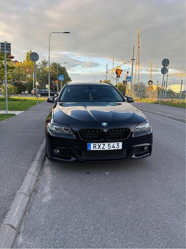 Svart Begagnad 2011 BMW 520 Kombi | 79 999 kr (Marknadspris) - Bild 1/4