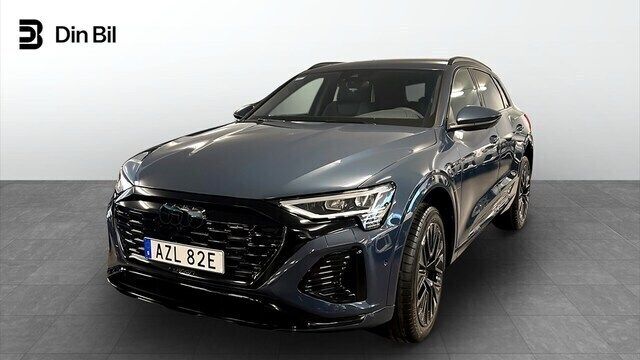 Plasmablå metallic Begagnad 2023 Audi Q8 e-tron S-Line SUV | 729 900 kr (Marknadspris) - Bild 1/4
