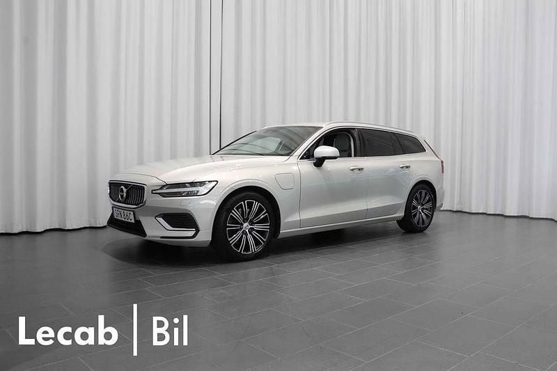Vit Begagnad 2021 Volvo V60 Kombi | 269 500 kr (Bra pris) - Bild 1/4